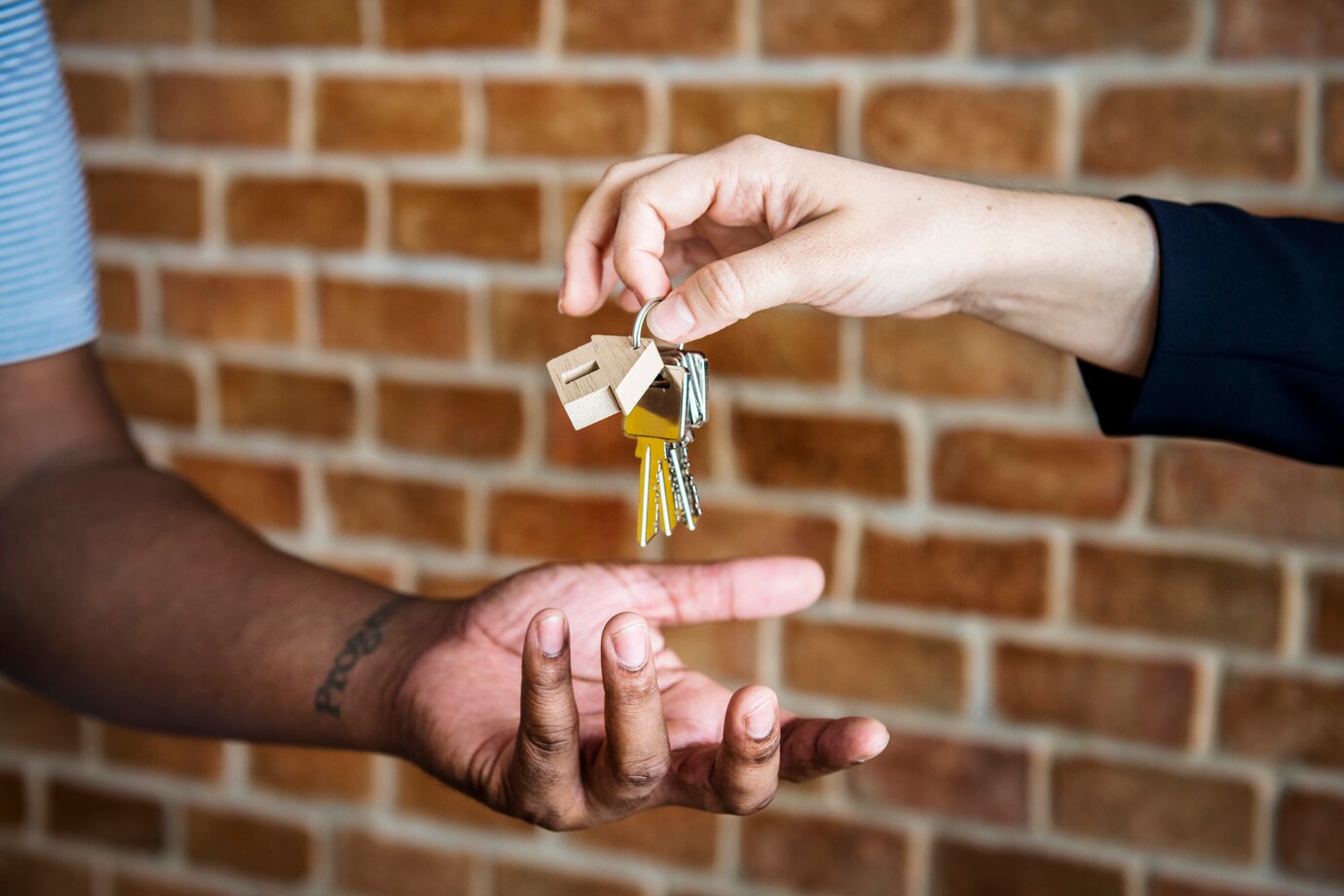 buying-real-estate-concept_53876-24848 buying-real-estate-concept_53876-24848